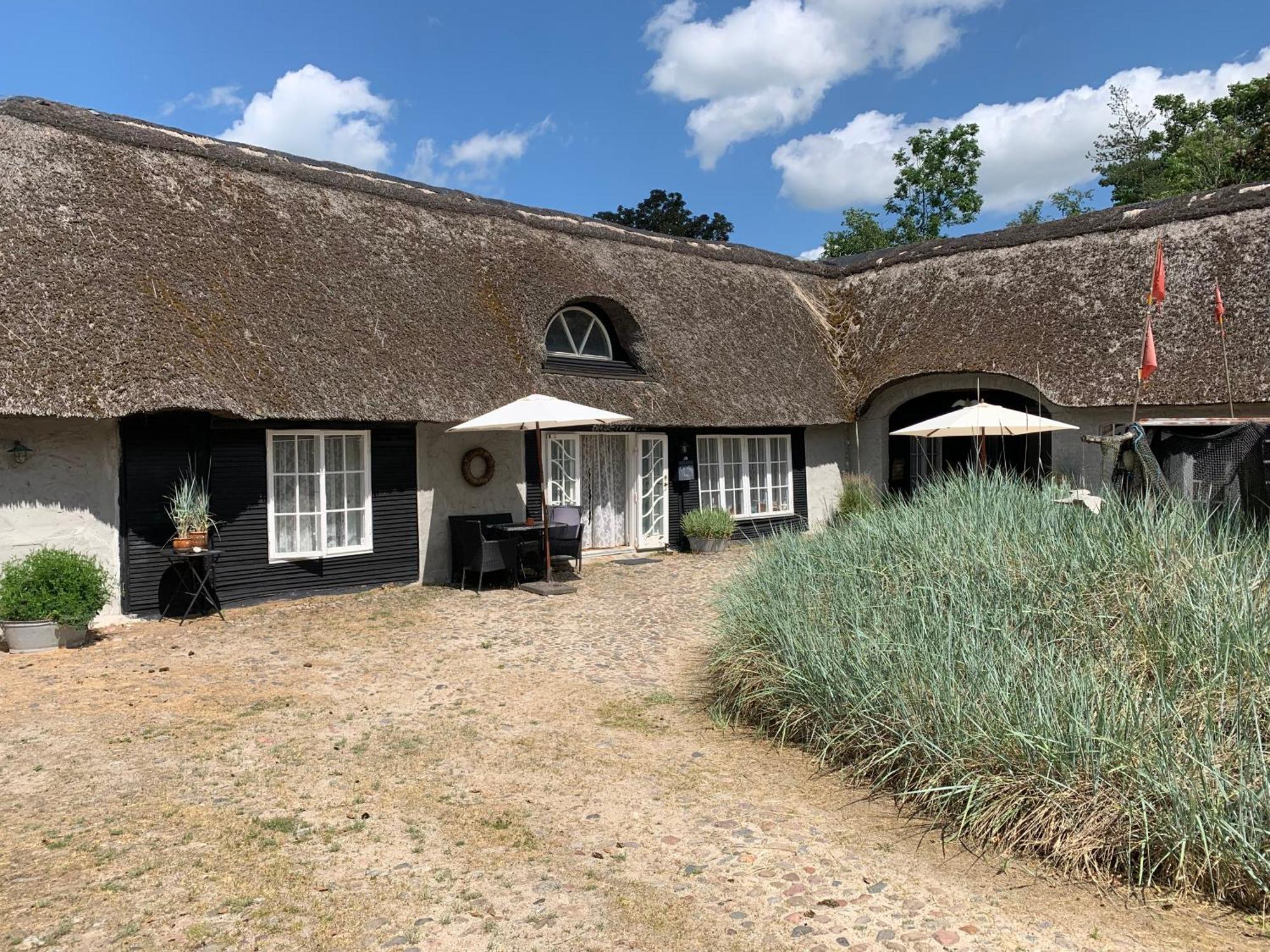 Farm61 Badehotellet I Det Midtjydske - Alder +18 Ar Tjele Экстерьер фото